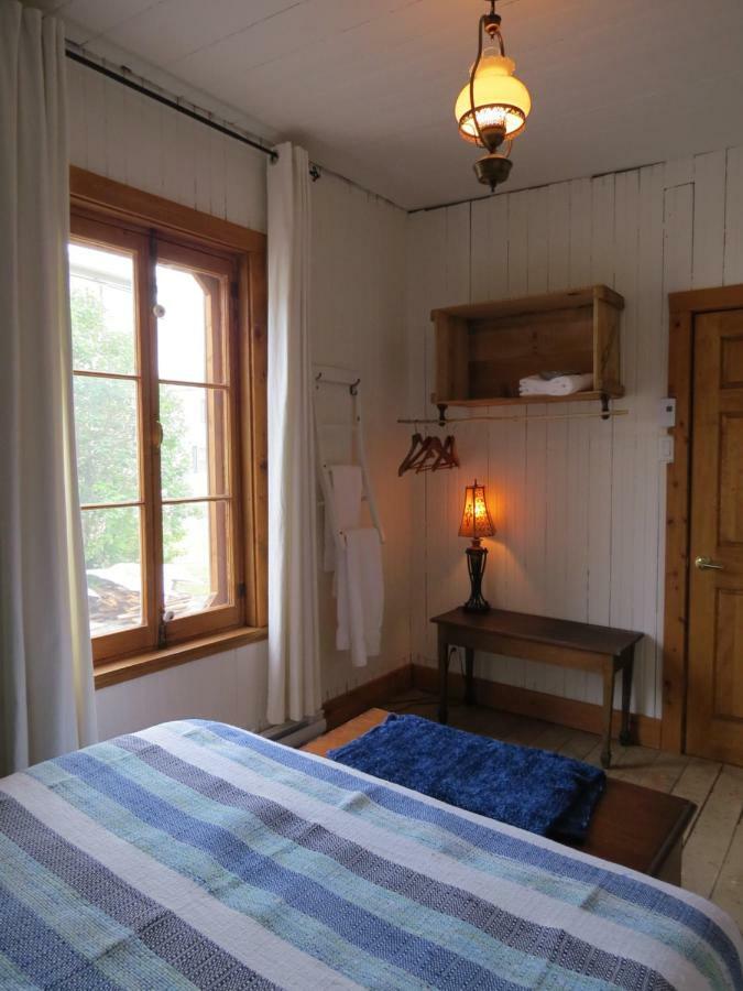 Saint-Tite La Vieille Maison Rouge מראה חיצוני תמונה